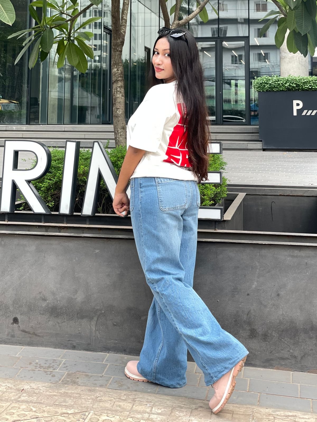 High Waist- Blue Wide Leg Jeans - Image 3