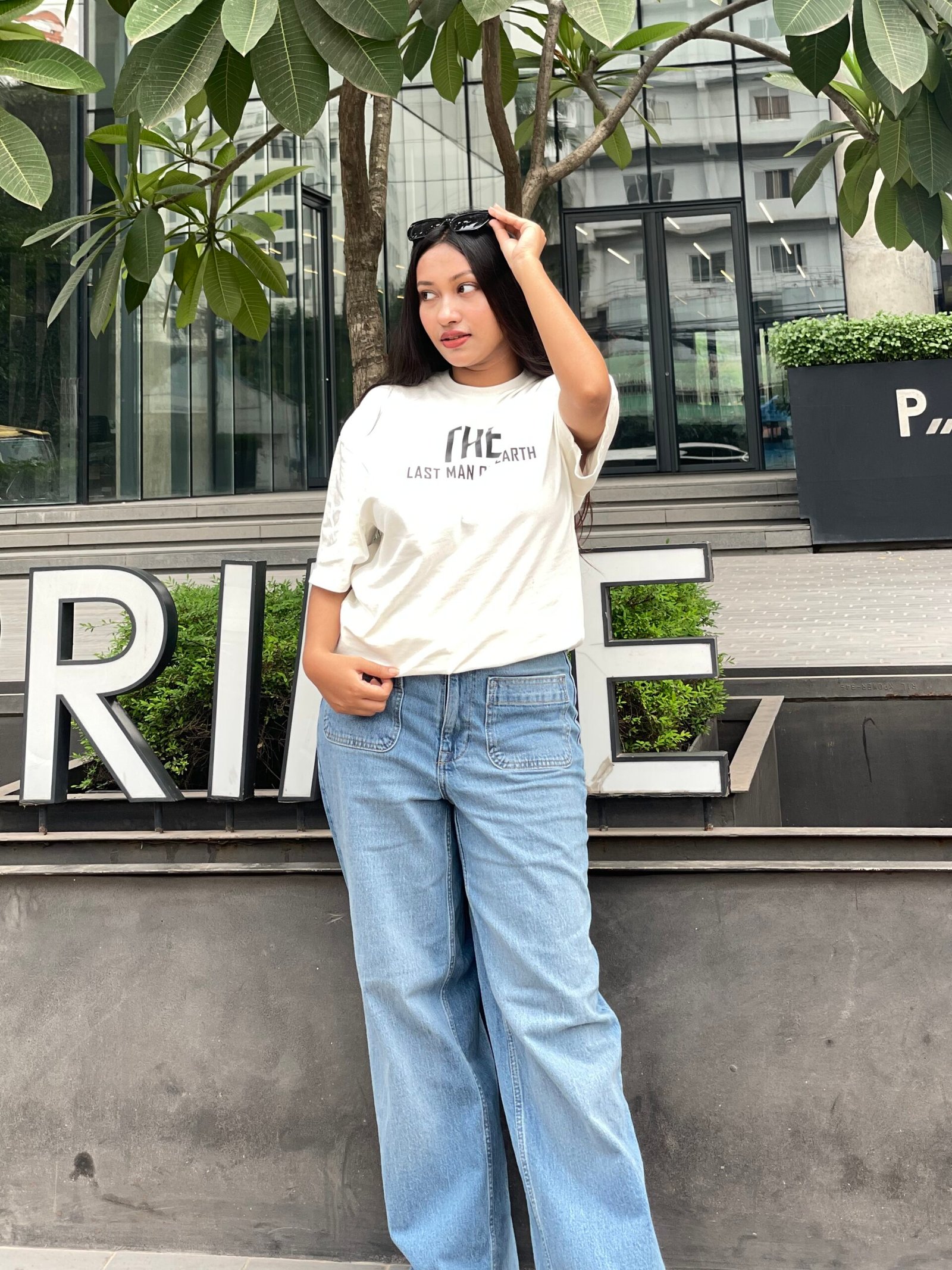 High Waist- Blue Wide Leg Jeans - Image 4