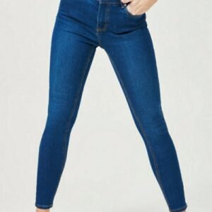 Skinny jeans in mid wash blue